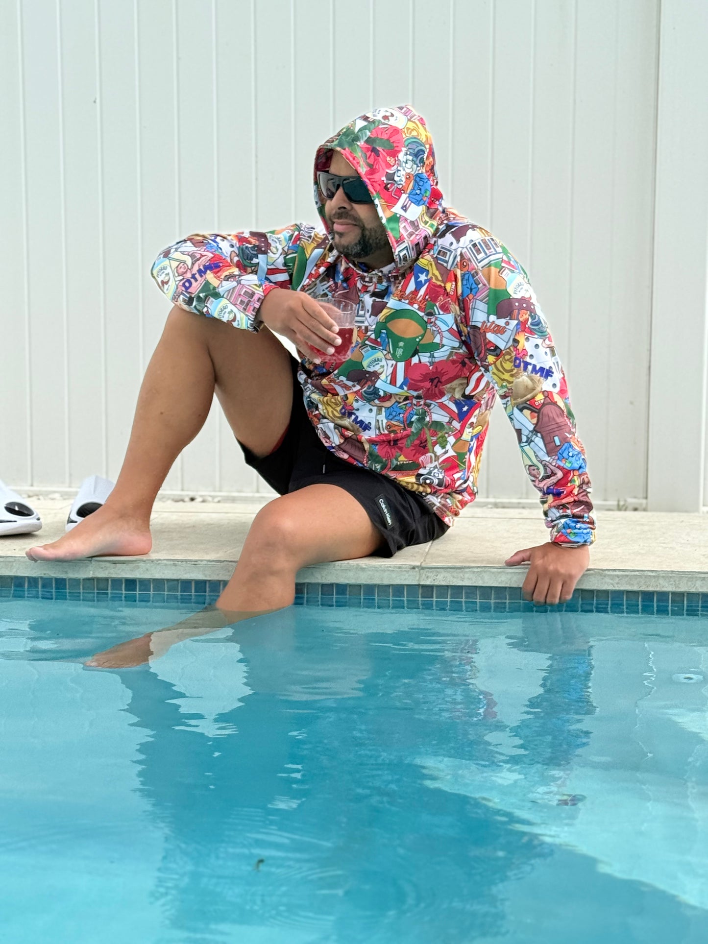 PRE-ORDEN BAD BUNNY RASHGUARD (HOMBRES) JUNIO 15